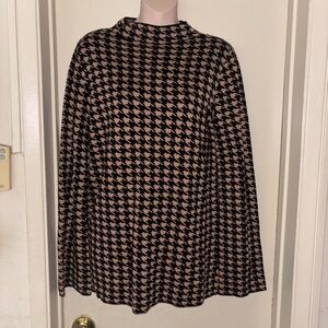 Ann Taylor. Black and Tan Houndstooth Knit. Size S